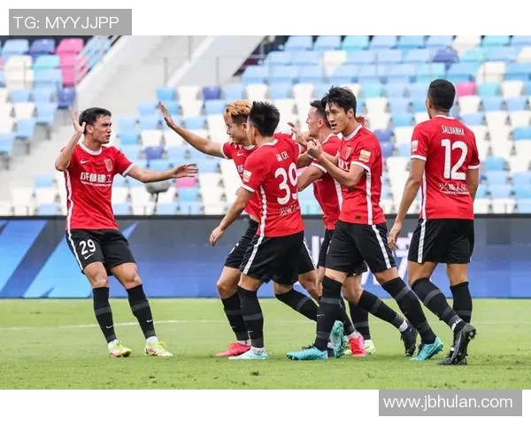 成都足球队与杭州足球队实力对比赛后分析与总结 成都足球队与杭州足球队实力对比赛后分析与总结