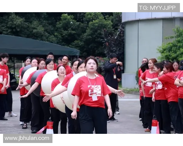 武汉排球队的团队协作之道:凝聚力与默契的完美结合 武汉排球队的团队协作之道:凝聚力与默契的完美结合